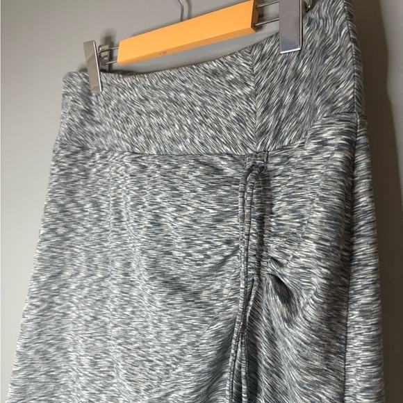 The North Face Women’s Medium Grey Athletic Ruched Skort Tennis Golf - Picture 3 of 8